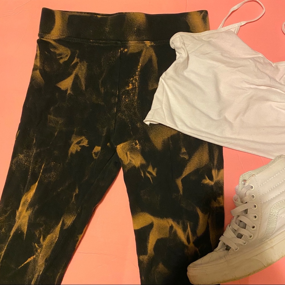 Bleach dyed leggings